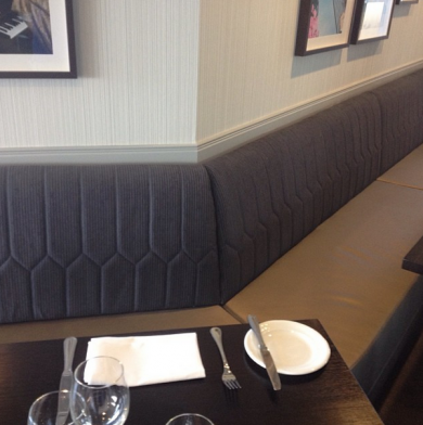 BANQUETTE SEATING BOOTH 4