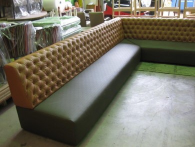 BANQUETTE SEATING BOOTH 5