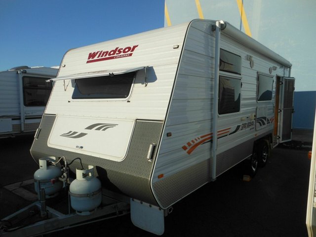 2011 Windsor Genesis 638S LTD Caravan