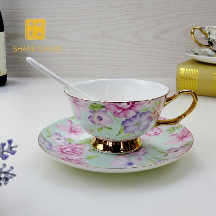 English Tea Cups and Saucers78