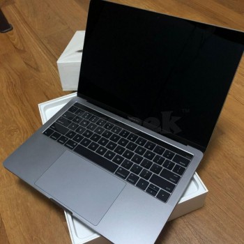 MacBook Pro 2018 256 GB space gray