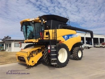 New Holland CR9080 Combine Harvesters