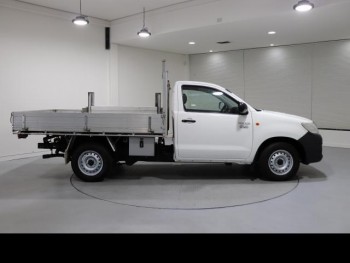 TOYOTA HILUX WORKMATE 2012