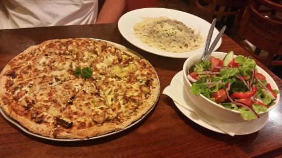 Earth-N-Sea Pizza 