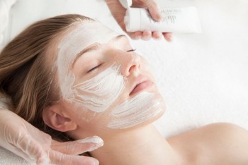 Best Facial Treatment And Rejuvenation By The Facial Hub - Call Us Now!